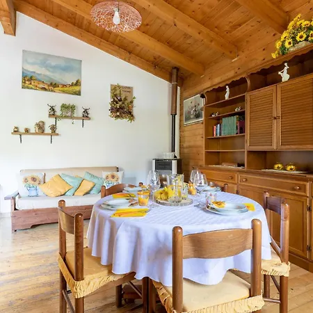 2 Bedroom Lovely In Holiday home